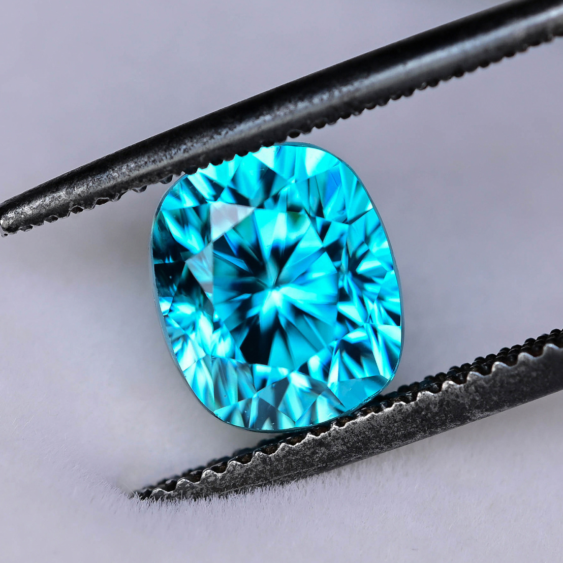 47 - 5.51ct Electric Blue