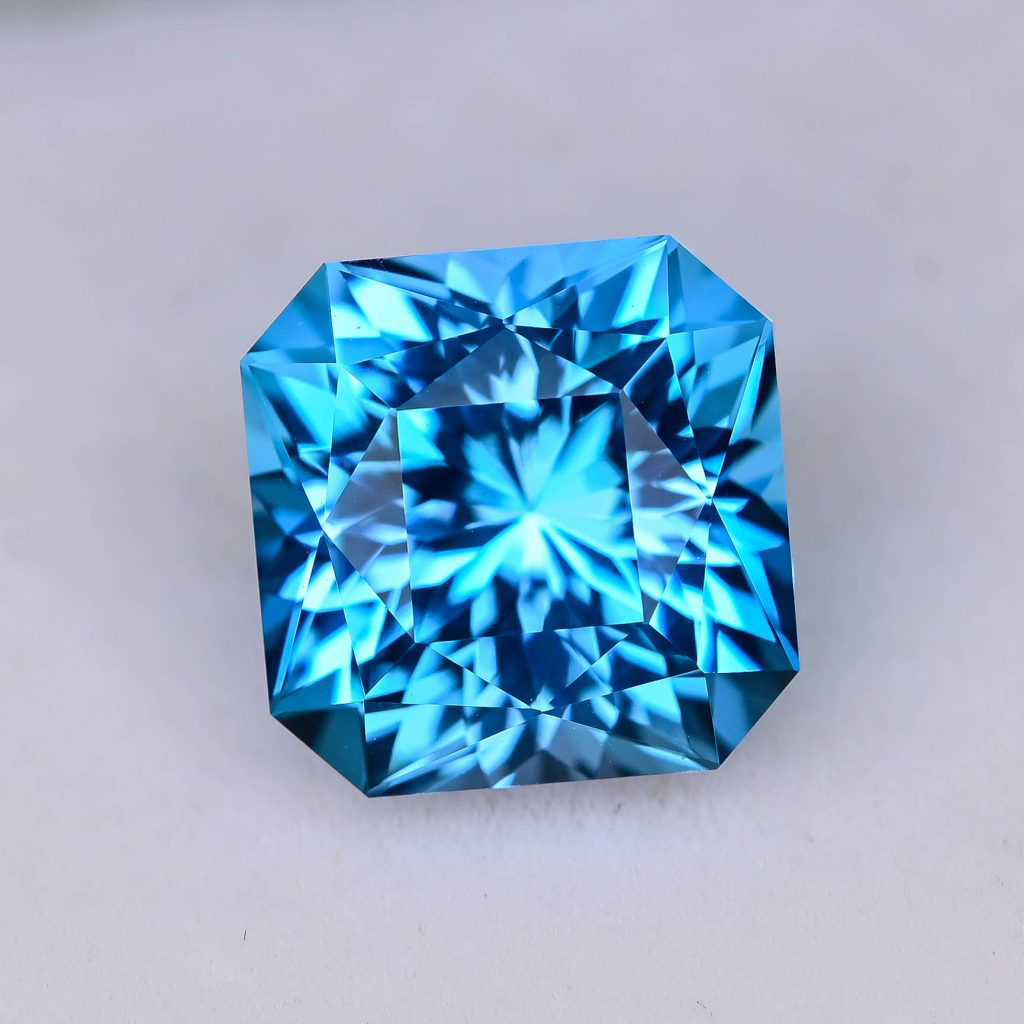 40 - 5.62ct Electric Blue Topaz 